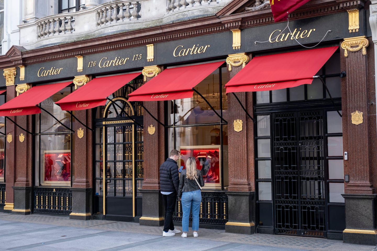 Richemont named the head of its watch brand Vacheron Constantin as the new chief executive officer of Cartier, the latest in a series of senior management changes.